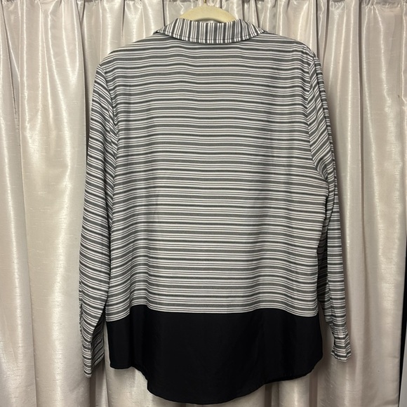 Chico's color block Striped tunic top Shirt, size 2 - Picture 6 of 6